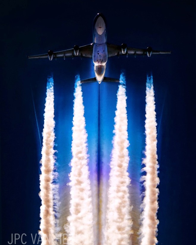 Instagram của phi công này sẽ giúp bạn mường tượng ra làm việc ở độ cao 11.300m trông như thế nào - Ảnh 11.