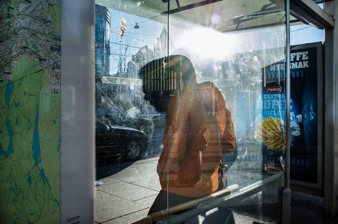 Thú vị với bộ ảnh đường phố đầy “hại não và trừu tượng của nhiếp ảnh gia Pau Buscató - Ảnh 10.