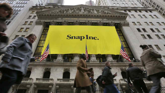  Snapchat đã IPO rất thành công, nhưng sau đó liên tiếp gặp khó khăn. 