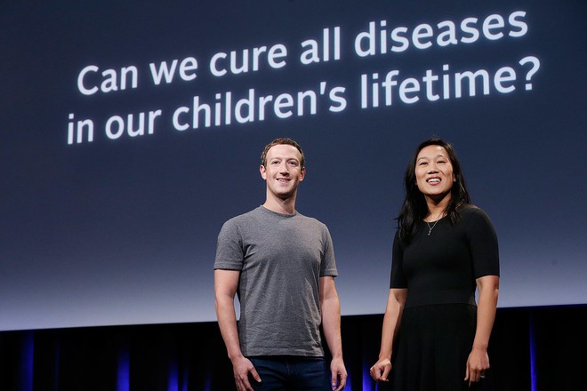  Mark Zuckerberg cùng vợ Priscillia Chan tại buổi thuyết trình tại CZI 