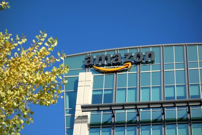  Amazon chính thức vượt mặt Alphabet (Google) để trở thành công ty có giá trị thị trường lớn thứ 2 thế giới. 