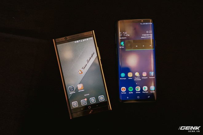  Trong khi Galaxy S9 tượng trưng cho sự đổi mới, tối giản thì Alpha One trông lại độc đáo, khác lạ hơn hẳn. 