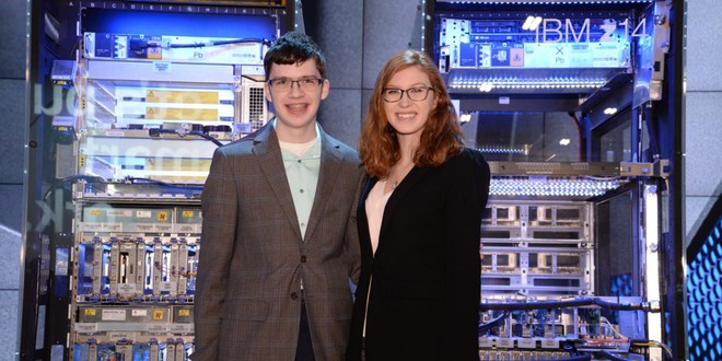 Chân dung nữ sinh Mỹ đầu tiên chiến thắng cuộc thi lập trình máy tính mainframe thường niên của IBM - Ảnh 1.