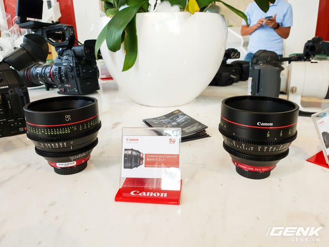  Hai ống kính dành riêng cho Cinema của Canon 