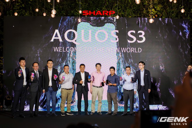 Sharp Aquos S3 chính thức ra mắt: thiết kế tai thỏ, có Face ID, áp dụng cả công nghệ chống va đập của siêu xe, giá 8.990.000 đồng - Ảnh 17.