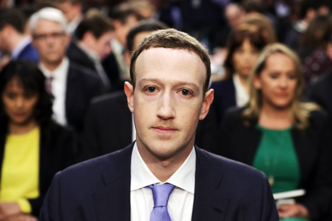  Zuckerberg đã rất bình tĩnh trong lần đầu đối mặt với Quốc hội Mỹ. 