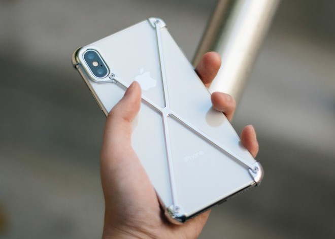 Xuất hiện loại ốp lưng cực dị trên Indiegogo: Vừa phô diễn được vẻ đẹp của iPhone X, vừa bảo vệ chiếc điện thoại khi đánh rơi - Ảnh 8.