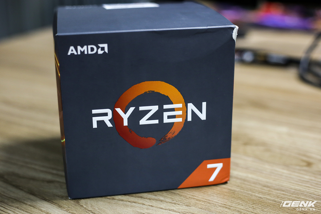 Đập hộp AMD Ryzen 7 2700x: 8 nhân 16 luồng , đi kèm tản nhiệt khủng - Ảnh 1.