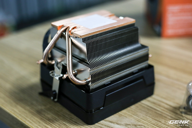 Đập hộp AMD Ryzen 7 2700x: 8 nhân 16 luồng , đi kèm tản nhiệt khủng - Ảnh 6.