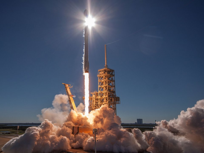 Sáng mai, SpaceX sẽ phóng kính viễn vọng của NASA lên vũ trụ, và đây là cách để xem trực tiếp quá trình này - Ảnh 2.