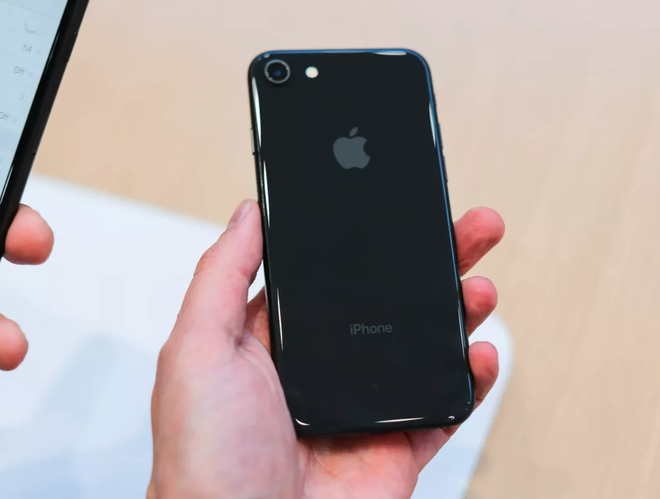 Rò rỉ dữ liệu cho thấy các mẫu iPhone mới có thể ra mắt sớm hơn dự kiến, nhiều khả năng có iPhone SE mới - Ảnh 1.