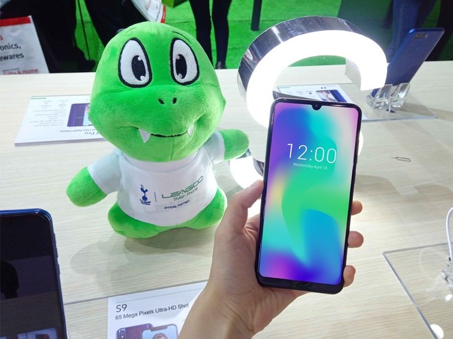 Chiếc smartphone Trung Quốc này cùng lúc sao chép tới ba mẫu smartphone khác nhau - Ảnh 2.