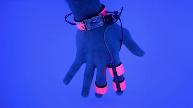 MIT hé lộ chiếc găng tay thần kỳ giúp bạn điều khiển giấc mơ và nâng cao khả năng sáng tạo của bản thân - Ảnh 4.