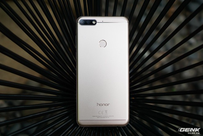 Sau 1 tháng quay trở lại thị trường Việt Nam, Honor tung thêm smartphone tầm trung 7C với camera kép xóa phông, giá 3,59 triệu đồng - Ảnh 4.
