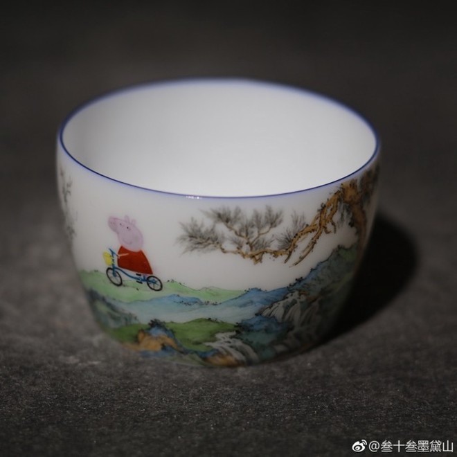 Internet Trung Quốc đang phát sốt vì loại cốc sứ nhà Thanh với hình vẽ hoạt hình của trẻ em Anh - Ảnh 4.