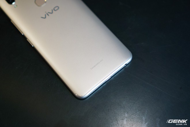 Đánh giá Vivo V9: nhiều nâng cấp đáng giá, thiết kế mới nhưng cũ, cũ nhưng mới - Ảnh 8.