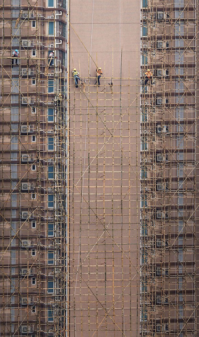 [Ảnh] Concrete stories: Cuộc sống muôn màu trên những tầng thượng của Hồng Kông - Ảnh 4.