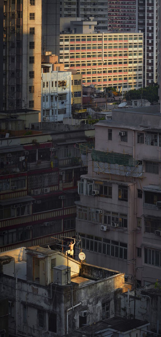 [Ảnh] Concrete stories: Cuộc sống muôn màu trên những tầng thượng của Hồng Kông - Ảnh 8.