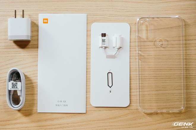 Mở hộp Xiaomi Mi 6X mới về VN: Snapdragon 660 và camera kép bá đạo trong tầm giá 6 triệu, nhưng vẫn có hai lý do khiến người dùng phải lưỡng lự - Ảnh 3.