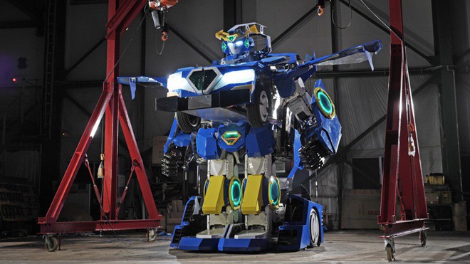Dành cả tuổi thanh xuân chế tạo robot như trong phim Transformers để thỏa mãn ước mơ tuổi thơ - Ảnh 1.