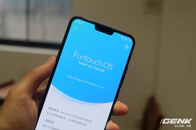 Máy sử dụng giao diện FuntouchOS trên nền Android 8.1 Oreo mới nhất.