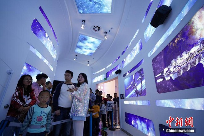 Công viên thực tế ảo 1,5 tỷ USD của Trung Quốc chính thức đi vào hoạt động - Ảnh 2.