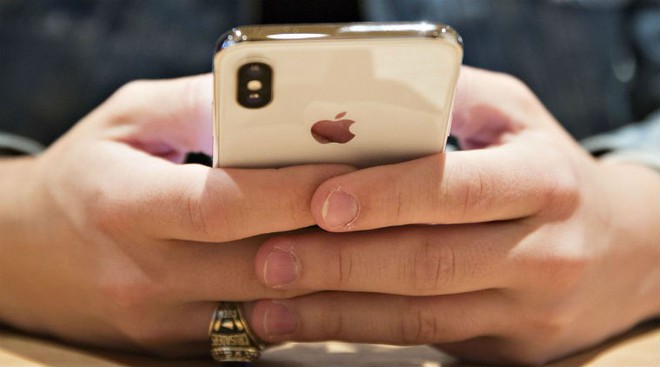 Gene Munster: Nếu doanh số iPhone giảm, tương lai của Apple có thể là một công ty dịch vụ - Ảnh 2.
