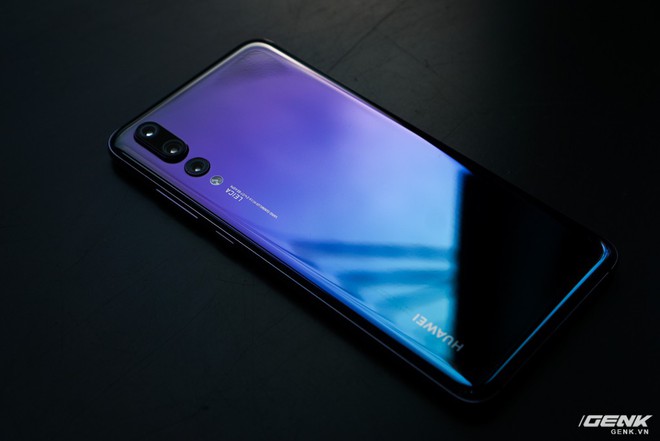 Huawei giới thiệu flagship P20 Pro tại Việt Nam: thiết kế đẹp, màn hình tai thỏ, trang bị 3 camera cho trải nghiệm chụp ảnh chuyên nghiệp, lên kệ từ 26/5 - Ảnh 3.