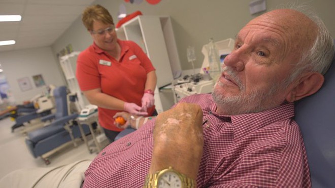 Cánh tay vàng trong làng huyết học: Cứu 2,4 triệu mạng người nhờ hiến máu trong 60 năm - Ảnh 3.