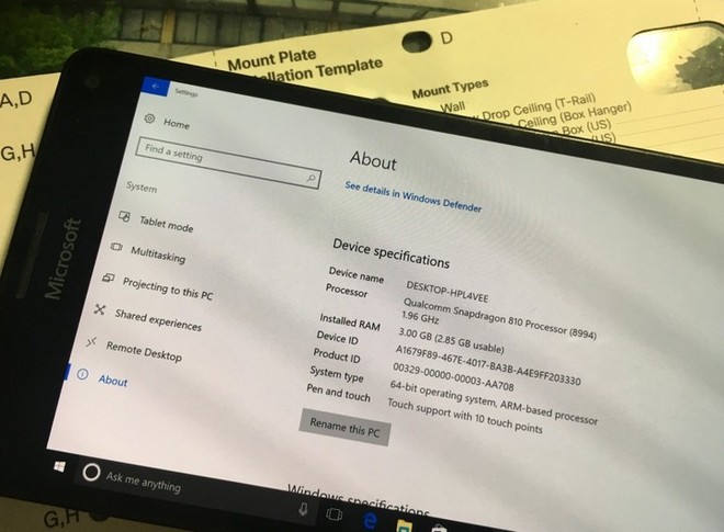 Đoạn clip Lumia 950 XL chạy Windows 10 trơn tru cho thấy Microsoft có vẻ đã từ bỏ cuộc chơi hơi sớm - Ảnh 1.