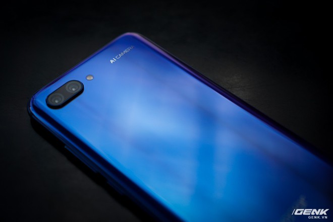 Cận cảnh Honor 10: nhiều chi tiết giống P20 của Huawei nhưng giá chỉ bằng một nửa - Ảnh 17.