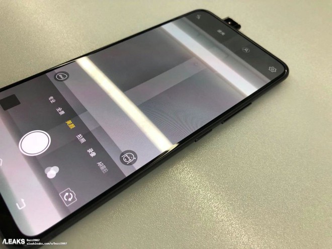 Rò rỉ ảnh smartphone không viền màn hình thực thụ của Vivo, cạnh cong hơn so với APEX - Ảnh 2.
