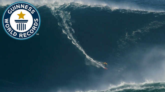 Làm chủ con sóng khổng lồ cao 24m, vận động viên lướt sóng Brazil lập kỷ lục Guinness mới - Ảnh 3.