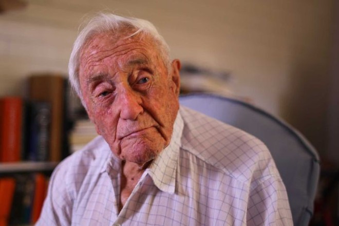 Nhà khoa học lớn tuổi nhất nước Úc có một ước muốn kì quái trong ngày sinh nhật lần thứ 104: Ông muốn được chết - Ảnh 4.