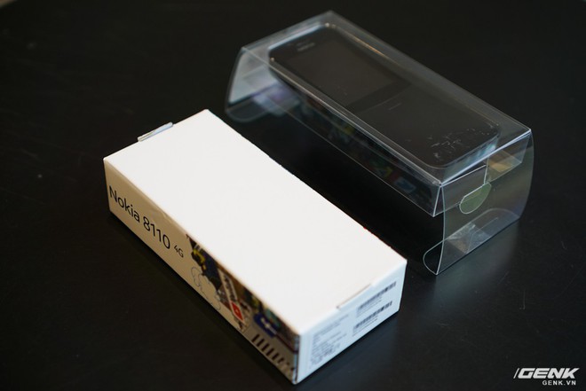 Mở hộp Nokia 8110 quả chuối biểu tượng một thời: diện mạo mới, hỗ trợ 4G, cài sẵn Rắn Săn Mồi, giá dưới 2 triệu đồng - Ảnh 2.