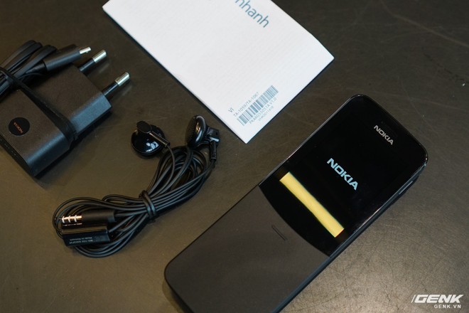 Mở hộp Nokia 8110 quả chuối biểu tượng một thời: diện mạo mới, hỗ trợ 4G, cài sẵn Rắn Săn Mồi, giá dưới 2 triệu đồng - Ảnh 3.