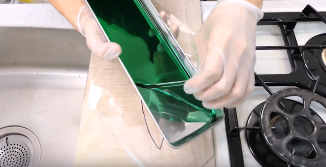 Youtuber Nhật vừa biến thạch rau câu thành dao làm bếp, có thể thái dưa chuột thành lát mỏng như giấy pơ-luya - Ảnh 10.