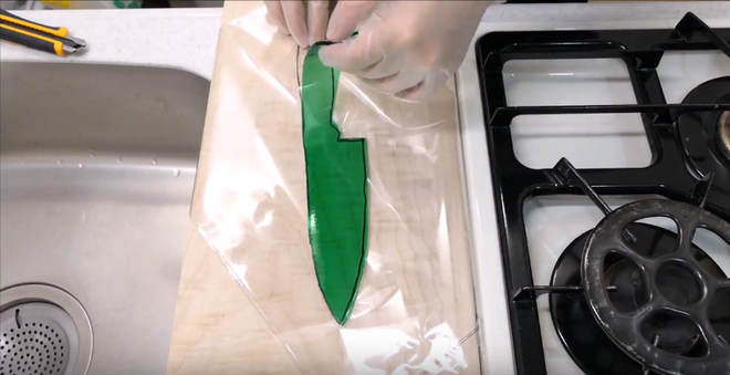 Youtuber Nhật vừa biến thạch rau câu thành dao làm bếp, có thể thái dưa chuột thành lát mỏng như giấy pơ-luya - Ảnh 12.