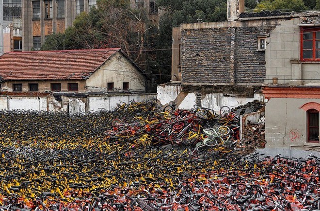 Hãi hùng ngắm nhìn mồ chôn tập thể của hàng triệu chiếc xe đạp tại Trung Quốc - Ảnh 13.