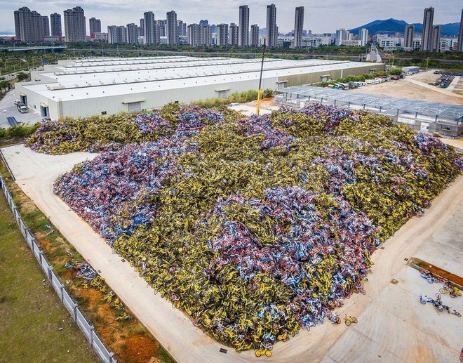 Hãi hùng ngắm nhìn mồ chôn tập thể của hàng triệu chiếc xe đạp tại Trung Quốc - Ảnh 1.
