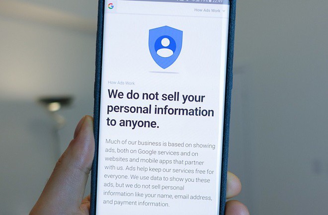 Scandal của Facebook cũng khiến Google rơi vào tầm ngắm, do gã khổng lồ tìm kiếm cũng sống bằng dữ liệu riêng tư.