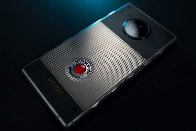RED công bố dự án camera 8K 3D dành cho smartphone holographic Hydrogen One - Ảnh 1.