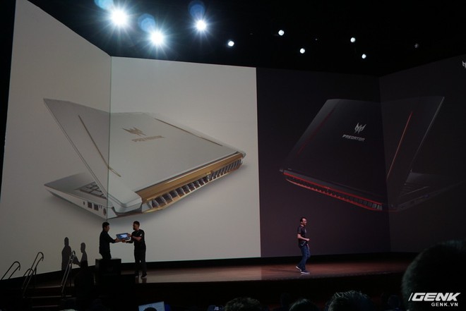  Acer có động thái khá lạ khi cho ra mắt dòng laptop gaming Predator Helios 300 phiên bản Trắng Ngọc Trinh. 
