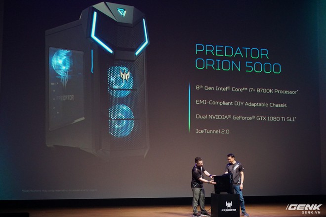  Bên cạnh laptop, hệ sinh thái gaming của Acer còn được mở rộng thêm trong năm nay với PC Orion 5000. Đây là sản phẩm được điều tiết lại từ Orion 9000 với mức chi phí phải chăng hơn nhưng vẫn đáp ứng khả năng gaming cao cấp với vi xử lý Core i7 8700K, hỗ trợ 2 card GTX 1080 Ti SLI. 