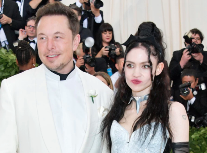  Elon Musk và bạn gái mới của ông, nhạc sĩ Grimes 