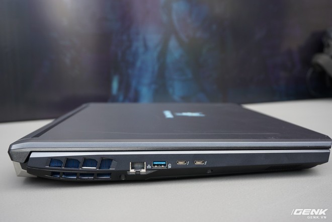 Ảnh thực tế laptop chiến game Helios 500 vừa ra mắt của Acer: trang bị hàng khủng Core i9, card GTX 1070 ép xung, màn hình 144Hz - Ảnh 16.