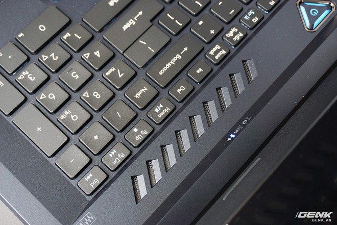Ảnh thực tế laptop chiến game Helios 500 vừa ra mắt của Acer: trang bị hàng khủng Core i9, card GTX 1070 ép xung, màn hình 144Hz - Ảnh 11.