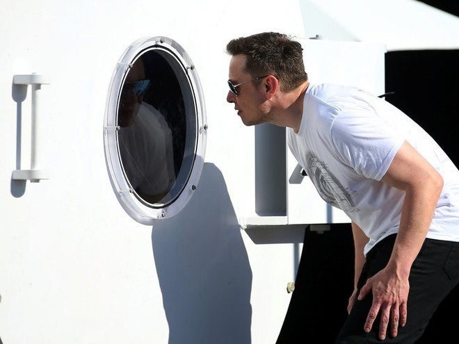 Hành trình kì diệu của Elon Musk: Từ một cậu bé chuyên bị bắt nạt cho đến Iron Man phiên bản đời thực - Ảnh 38. Hành trình kì diệu của Elon Musk: Từ một cậu bé chuyên bị bắt nạt cho đến Iron Man phiên bản đời thực - Ảnh 38.