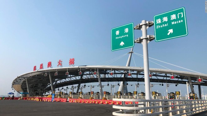 Trung Quốc khánh thành cầu vượt biển dài nhất thế giới, đi 62km từ Hồng Kông sang Ma Cao chỉ mất 30 phút - Ảnh 3.