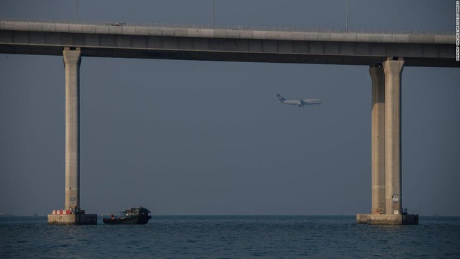 Trung Quốc khánh thành cầu vượt biển dài nhất thế giới, đi 62km từ Hồng Kông sang Ma Cao chỉ mất 30 phút - Ảnh 6.